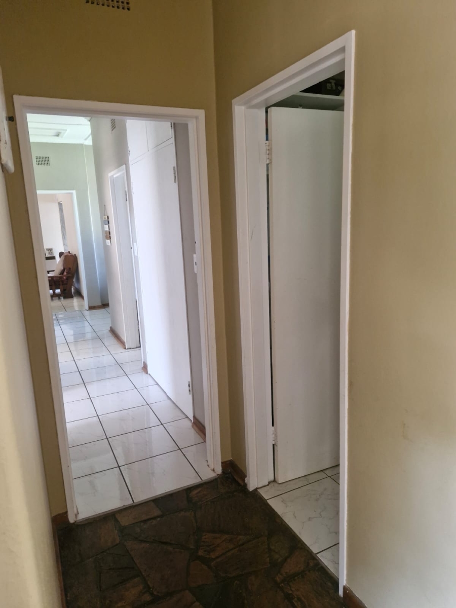 To Let 3 Bedroom Property for Rent in Flamwood North West